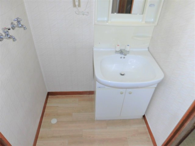 墨俣町K様戸建貸家の独立洗面台