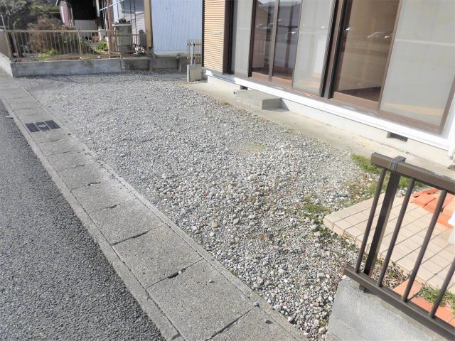 墨俣町K様戸建貸家の駐車場