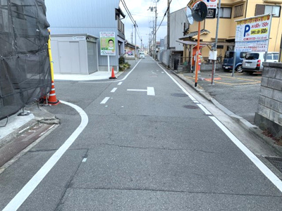 【前面道路含む現地写真】 | 明石市鳥羽　新築戸建 | 前面道路。