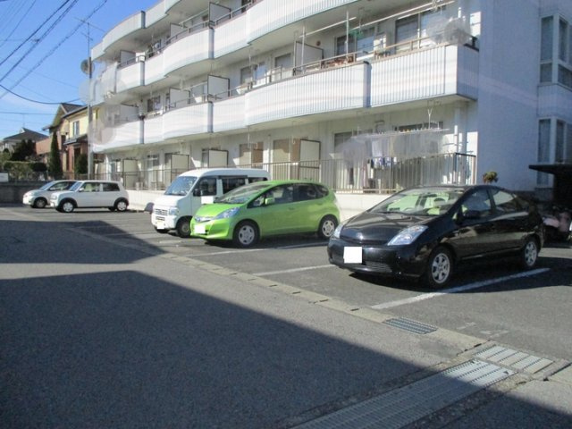 半田ハイツⅡの駐車場