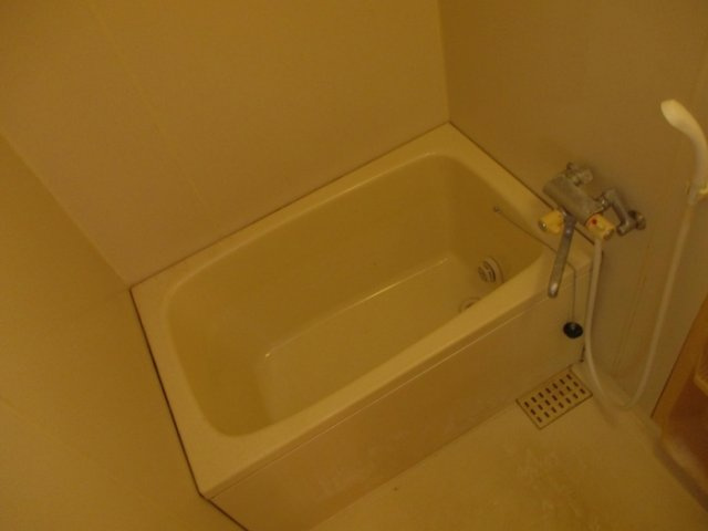 半田ハイツⅡの浴室