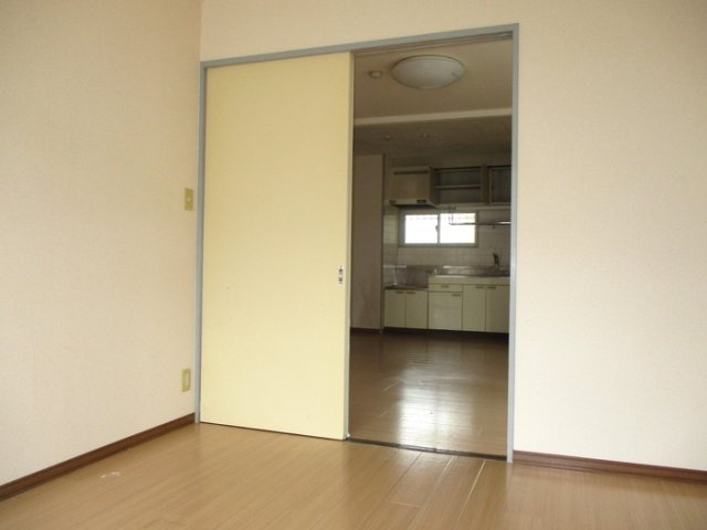 半田ハイツⅡの洋室