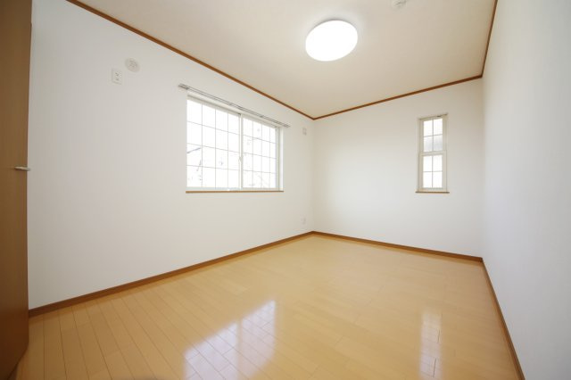 クレールコートの洋室