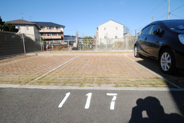オリーヴァ東櫛原　Ｂ棟の駐車場