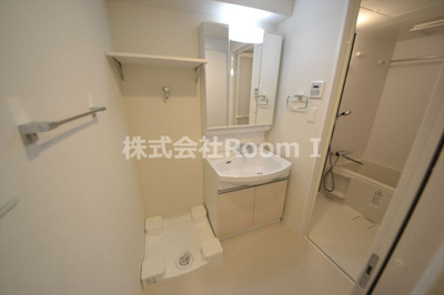 【洗面所】 | ラクラス堺筋本町（旧フォーリアライズ堺筋本町 | 明るい洗面所です