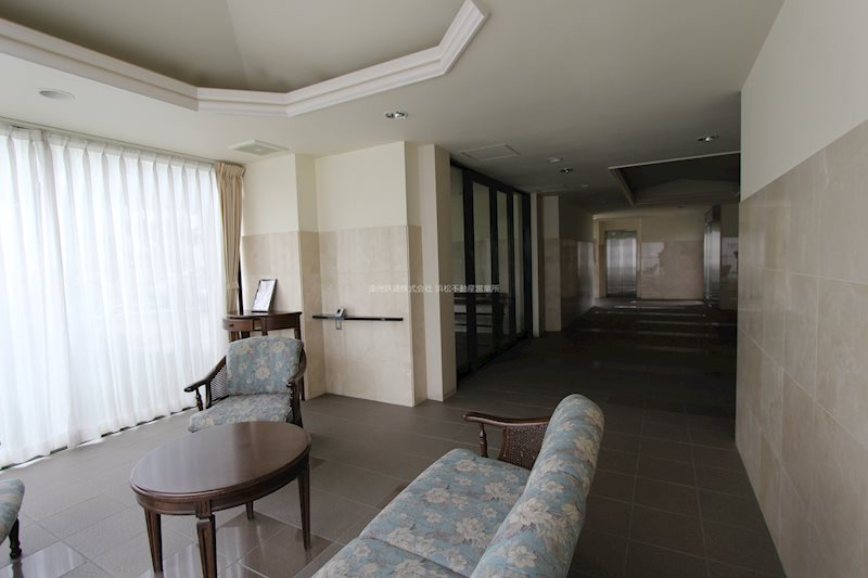 ブライトタウン八幡のロビー