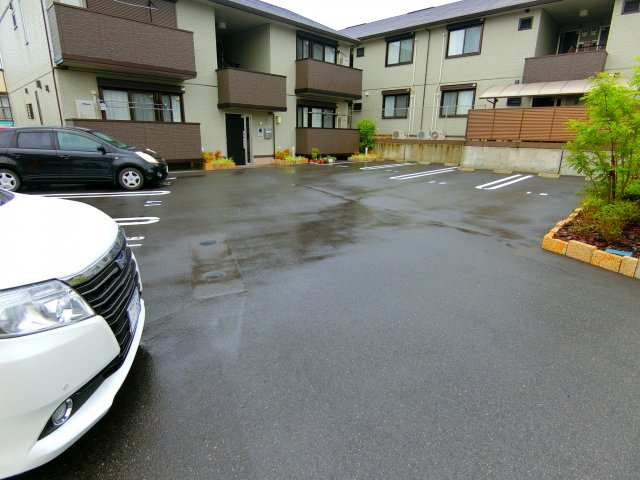 アヴァンセ和泉中央A棟の駐車場
