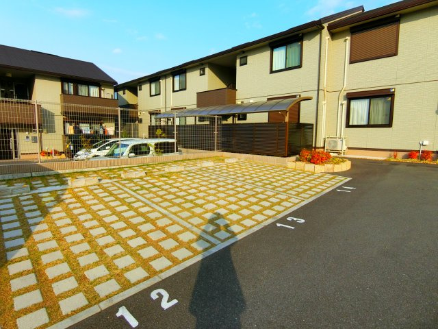 アヴァンセ和泉中央A棟の駐車場