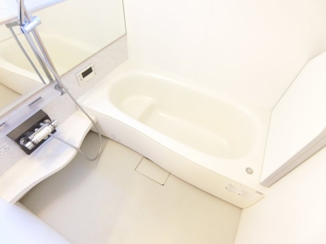 アヴァンセ和泉中央A棟の浴室
