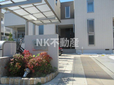 【エントランス】 | メゾン カンタービレ（久宝寺口賃貸） | 清潔なエントランスです