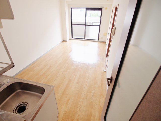 ファミール昭栄の居間・リビング