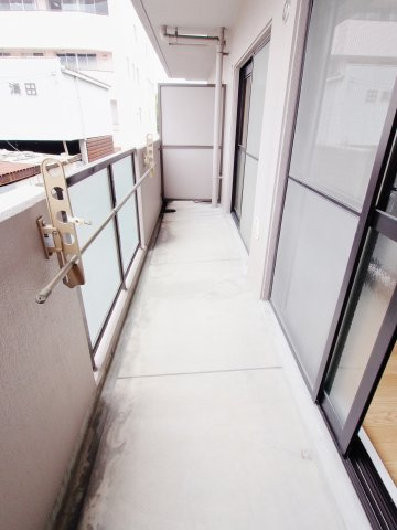 ファミール昭栄のバルコニー