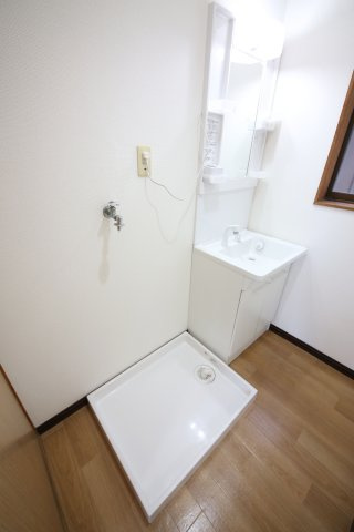 山口借家の洗面所