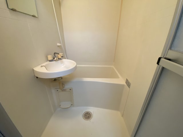 江崎ガーデンビルの浴室