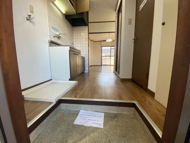 江崎ガーデンビルの内装