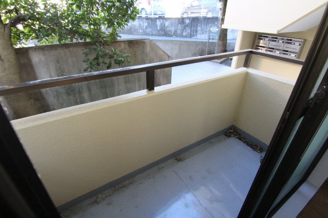 日吉ヒルトップマンションのバルコニー|※同仕様写真になります。