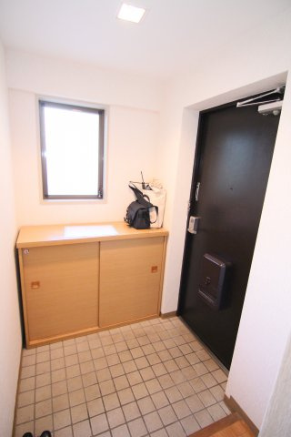 日吉ヒルトップマンションの玄関|※同仕様写真になります。