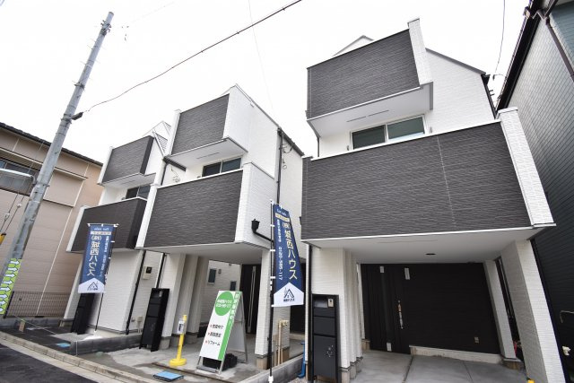 【外観】 | 現地内覧会開催！東中延の新築戸建　２号棟 | 駅徒歩１分が魅力の３LDK+P！LDKは広々19帖、LDKフロアにも手洗いを設置！パントリーもございます。6帖以上の居室がふた部屋、トイレも2ヶ所配備。延床面積102.65㎡！