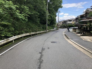 【前面道路含む現地写真】