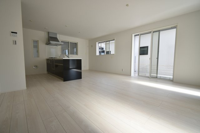 【内観：施工例】 | 中野区本町２丁目 新築戸建 | 施工例(リビング)