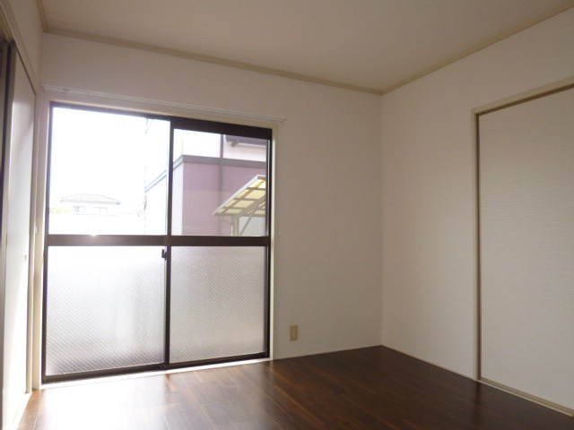 エトワールＡの洋室