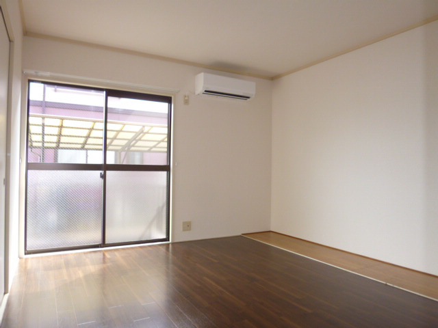 エトワールＡの居間・リビング|洋室