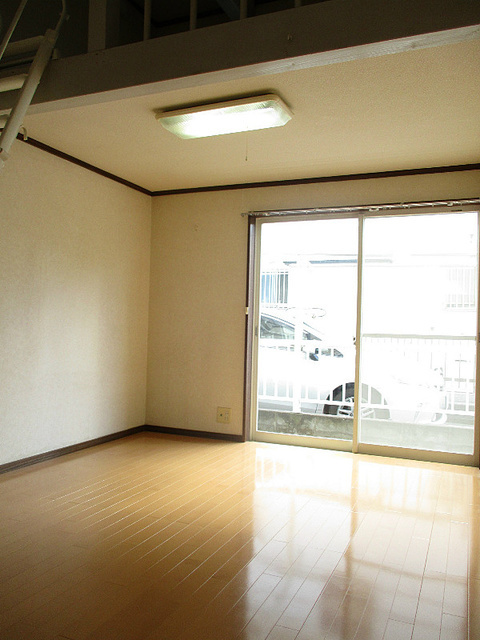 メイプルハイムの居間・リビング