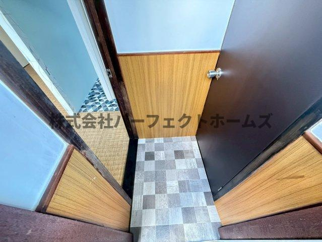 交野市郡津４丁目のアパートの玄関|シンプルで使いやすい玄関です