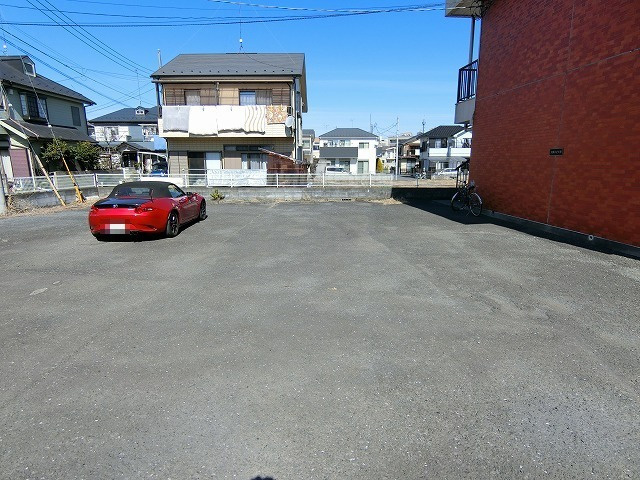 大貫ハイツBの駐車場