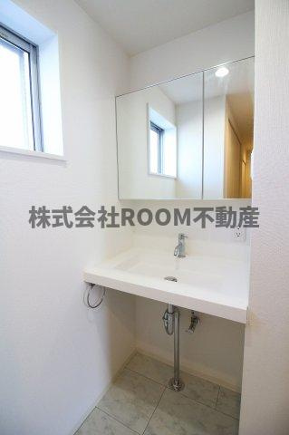 ブランエノワールの独立洗面台|使いやすい独立洗面台です