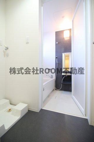 ブランエノワールの洗面所|広い洗面スペース