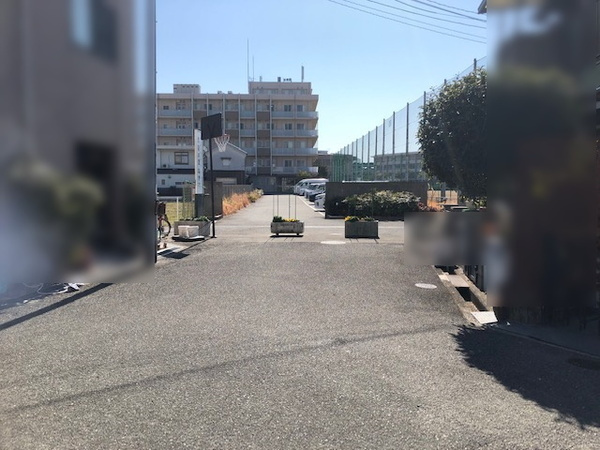 【前面道路含む現地写真】