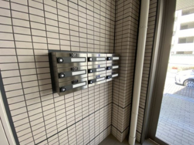 【ロビー】 | アーバンヒルズトロワオスト | 集合ポストです