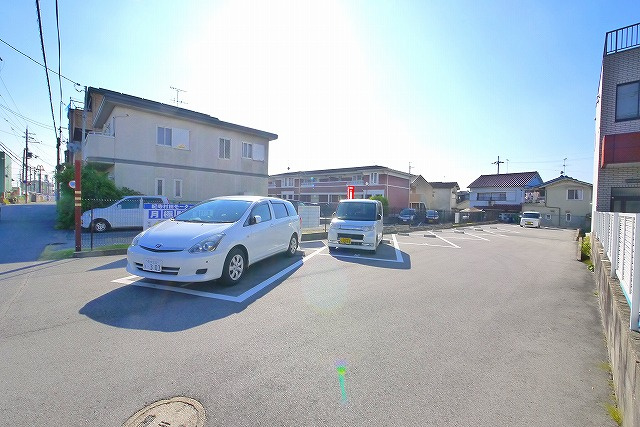 紀寺村田モータープールの外観