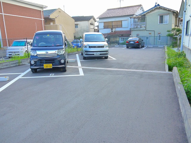 紀寺村田モータープールの外観