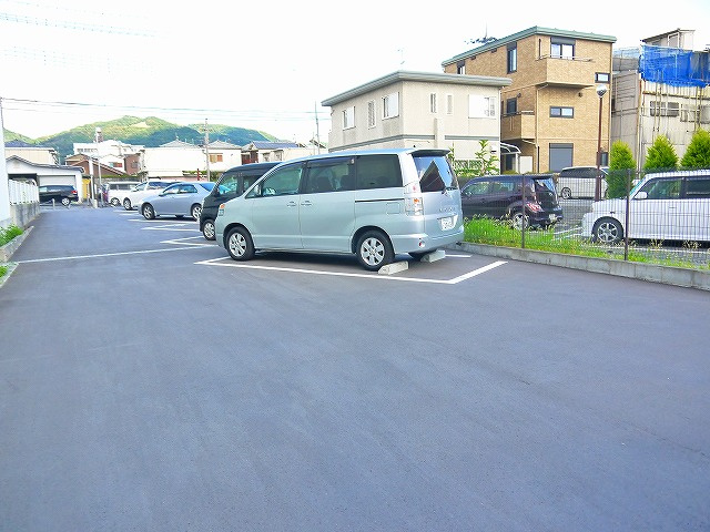 紀寺村田モータープールの外観