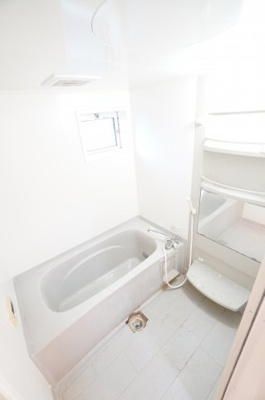 【浴室】 | グランメールⅡ | ※同物件・反転タイプの写真です。