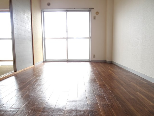 レジデントリバティーの洋室