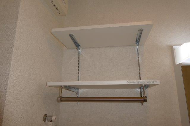 カーサ　イレーネの洗面所|洗濯機上棚