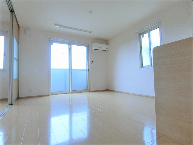 ファヴォーレⅢの居間・リビング