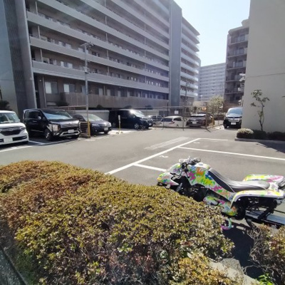 【駐車場】 | ヒューマンズ京橋壱番館 | 敷地内駐車場です。