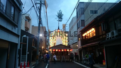【庭】 | ラパス高辻 | 岩戸山です♪