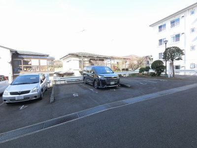 【駐車場】 | 獅子ヶ谷ハイツＢ棟 | 平置き駐車場です。