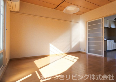 【洋室】 | メゾン・ド・はくれん | 一人暮らしにピッタリ♪広々７帖洋♪