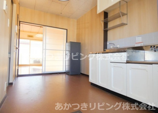 【居間・リビング】 | メゾン・ド・はくれん | 広々としたダイニングスペース♪