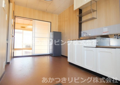 【居間・リビング】 | メゾン・ド・はくれん | 広々としたダイニングスペース♪