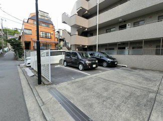 【駐車場】 | 平置駐車場です。