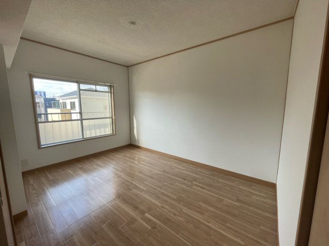高木マンションの洋室