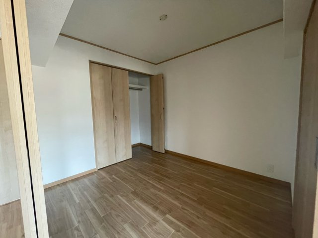 高木マンションの洋室
