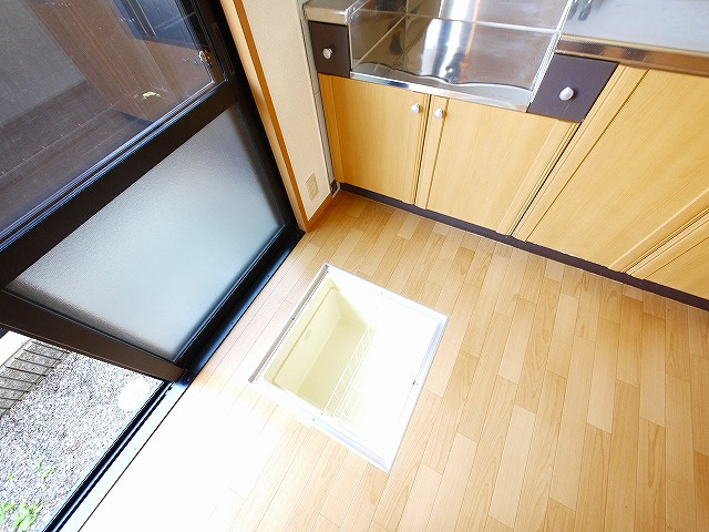 アンシャンテ宮の森Ⅴのキッチン|収納スペース豊富です